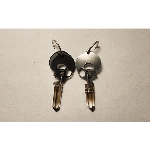 Silver💀Skull Earrings - Picture 4 of 14